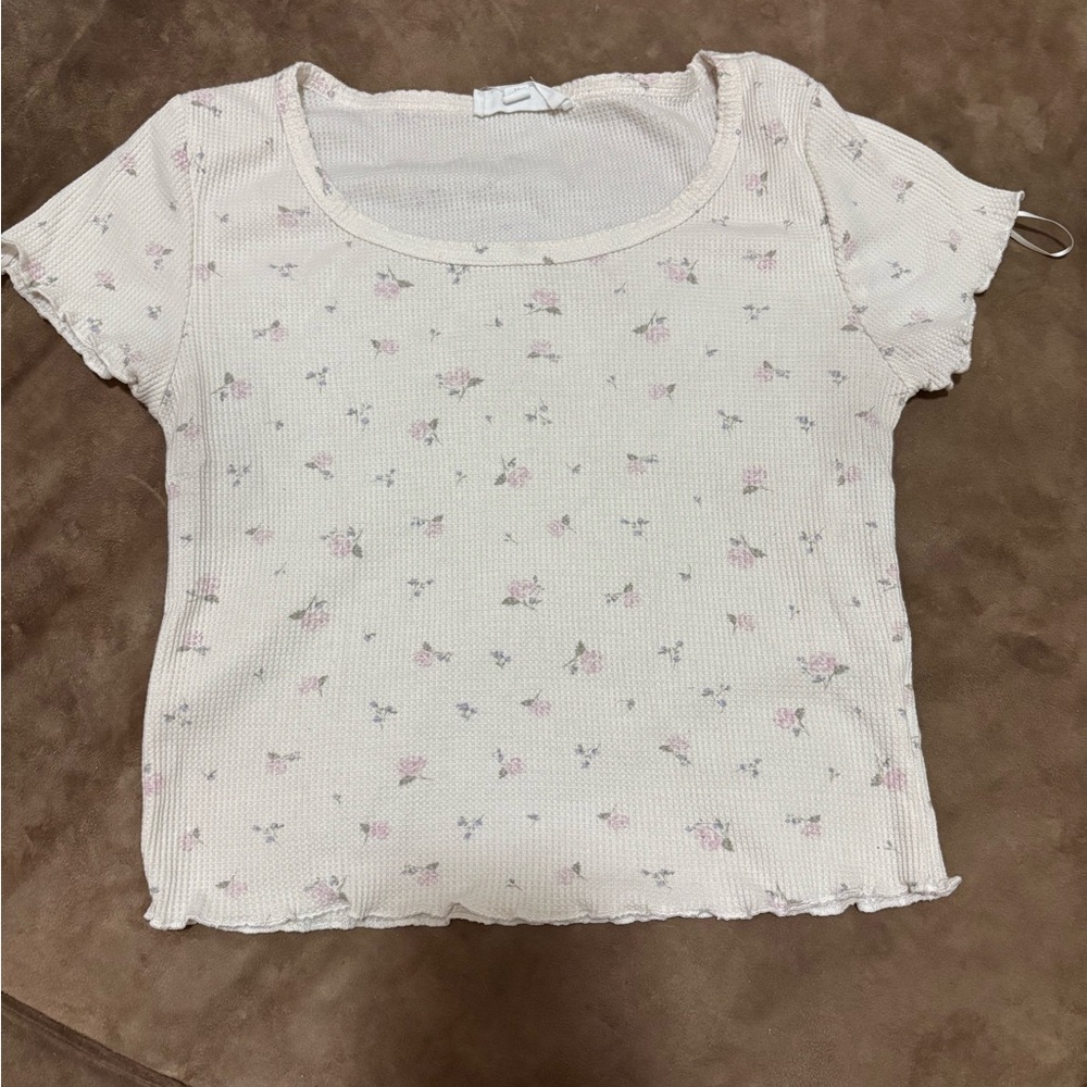 T.J.Maxx Cream Floral Short Sleeve Tee
